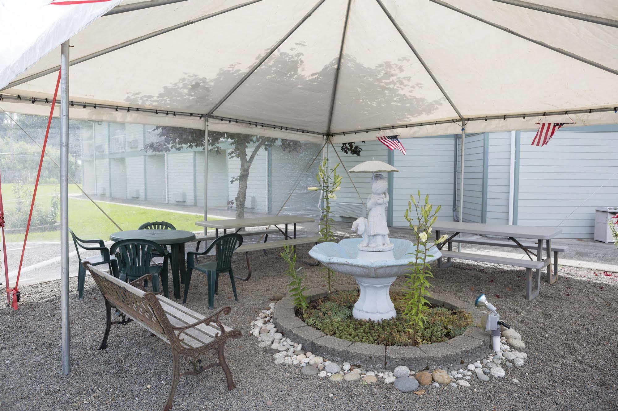 Dew Drop Inn Forks Eksteriør billede